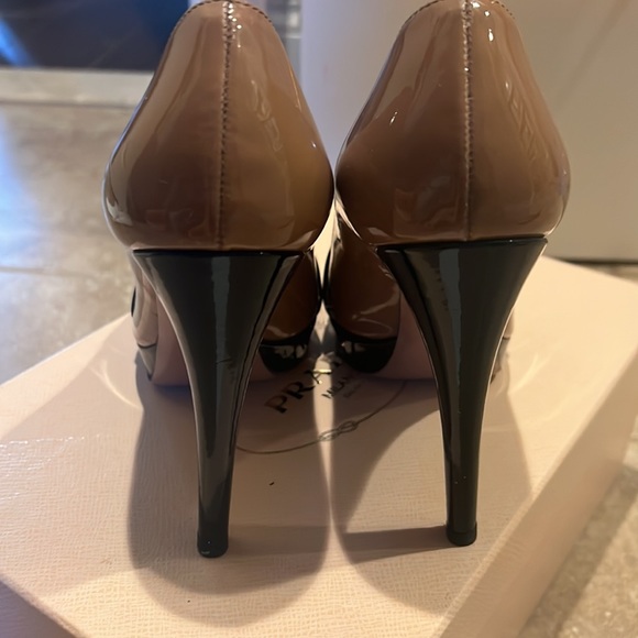 Prada Calzature Donna Heels size 37 - Tan/ Black - Picture 3 of 11